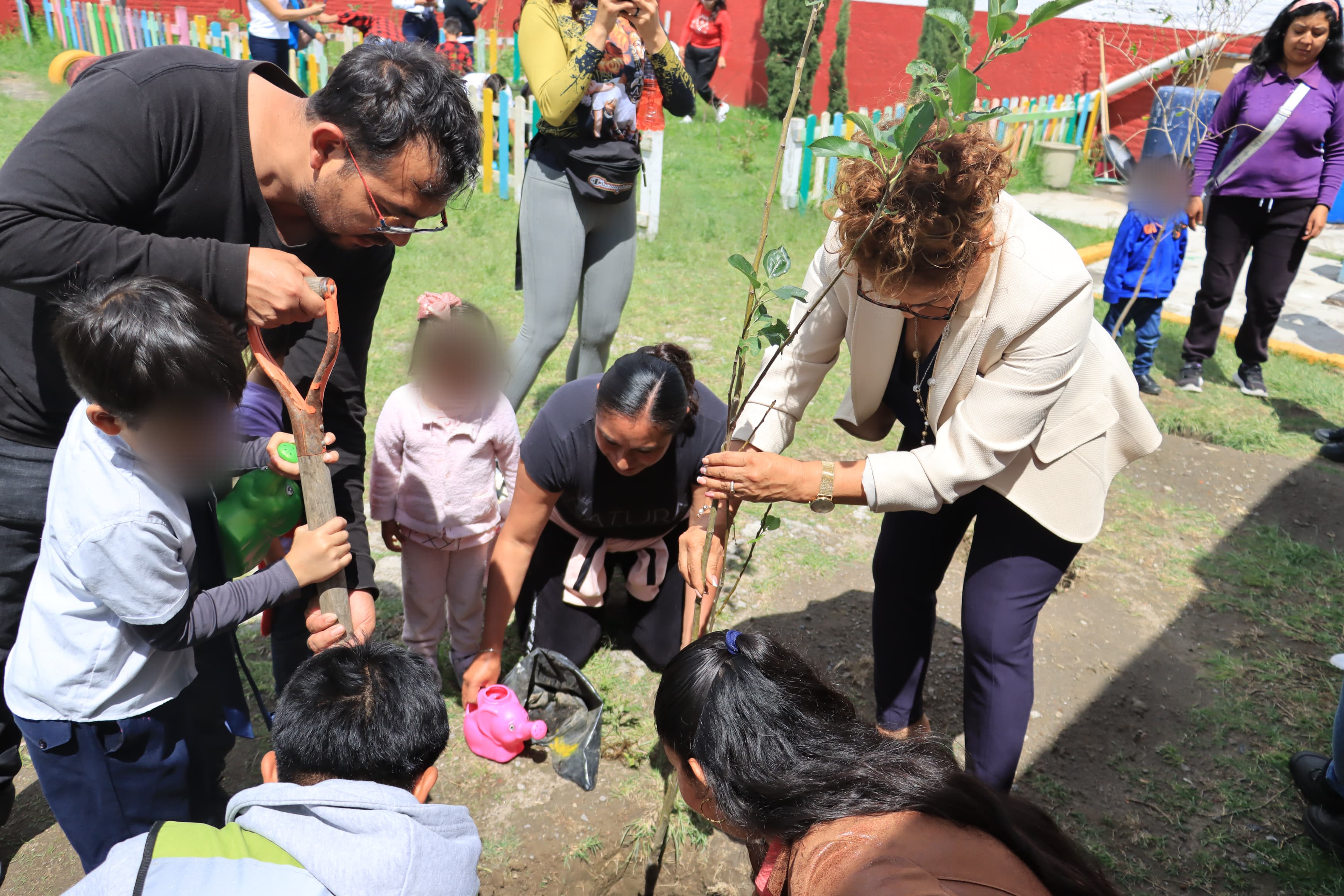 Comunicado oficial Con jornadas de reforestación SMDIF Cuautlancingo conmemora el Día Mundial del Medio Ambiente