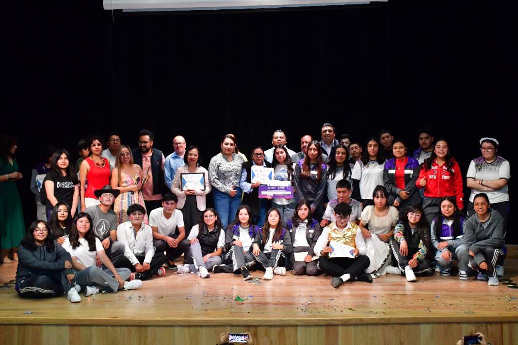 Talento y valores brillan en Concurso de Teatro Estatal COBAT Tlaxcala 2025