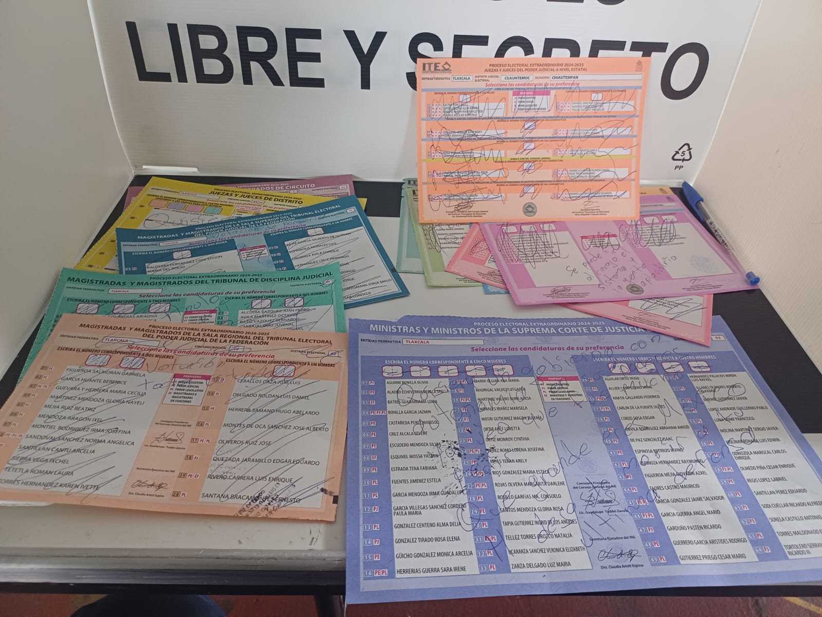 "Vengo obligado por el Gobierno", con mensajes anulan votos en Tlaxcala