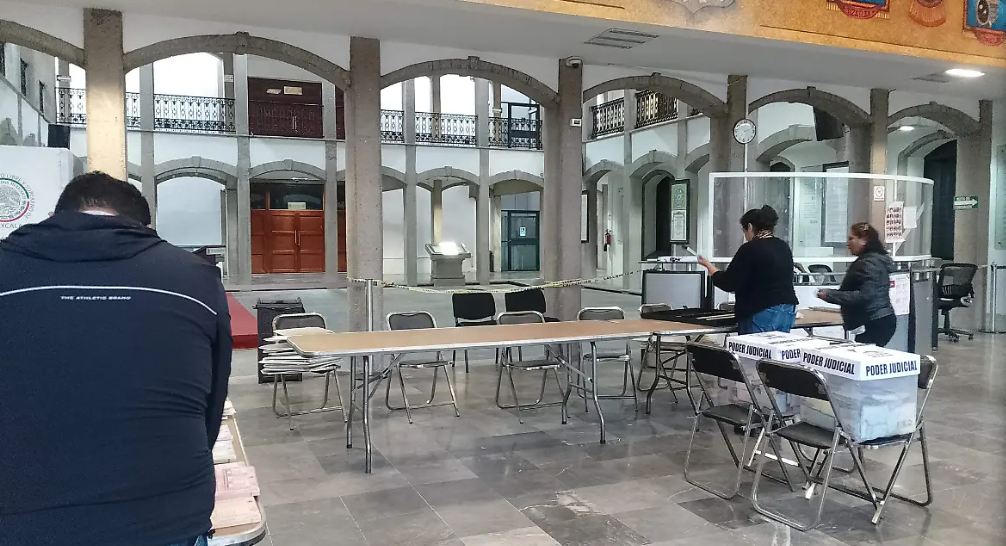 Casillas cierran sin incidentes en Tlaxcala pese a lluvia y baja afluencia