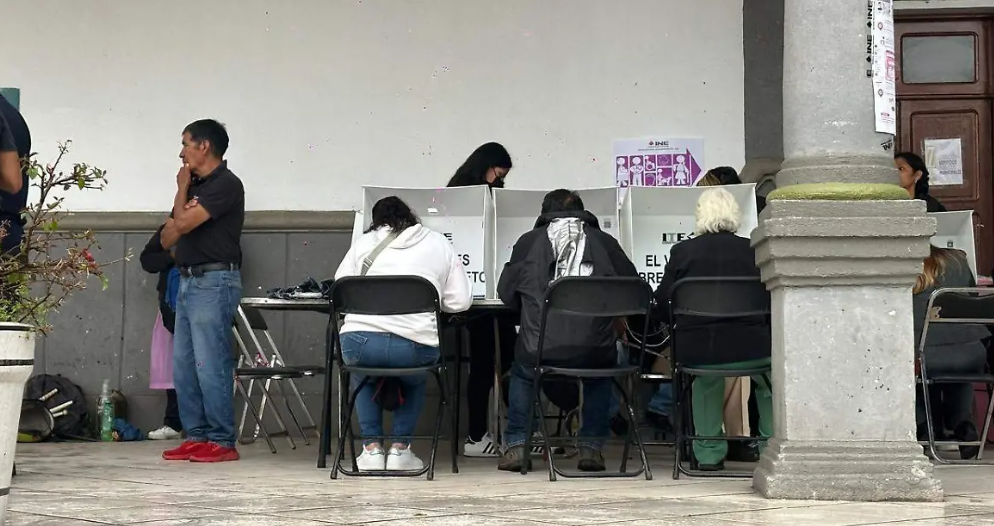 Lluvia, apatía y polémica: así se vivió la elección judicial en Zacatelco