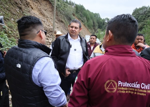 Foto: Cortesía Anuncia Armenta Casa del Estudiante y arco de seguridad en Eloxochitlán