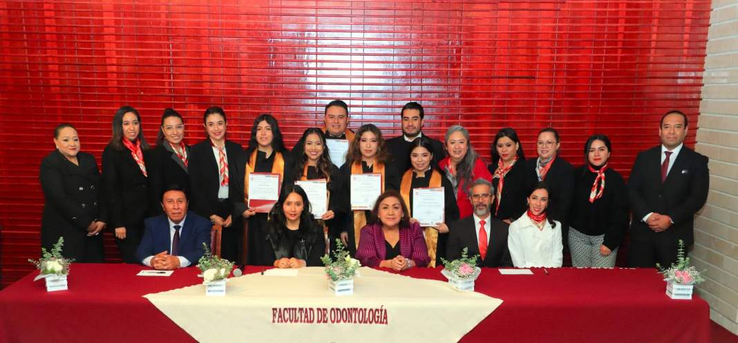 UATx gradúa expertos en salud dental infantil con enfoque humanista