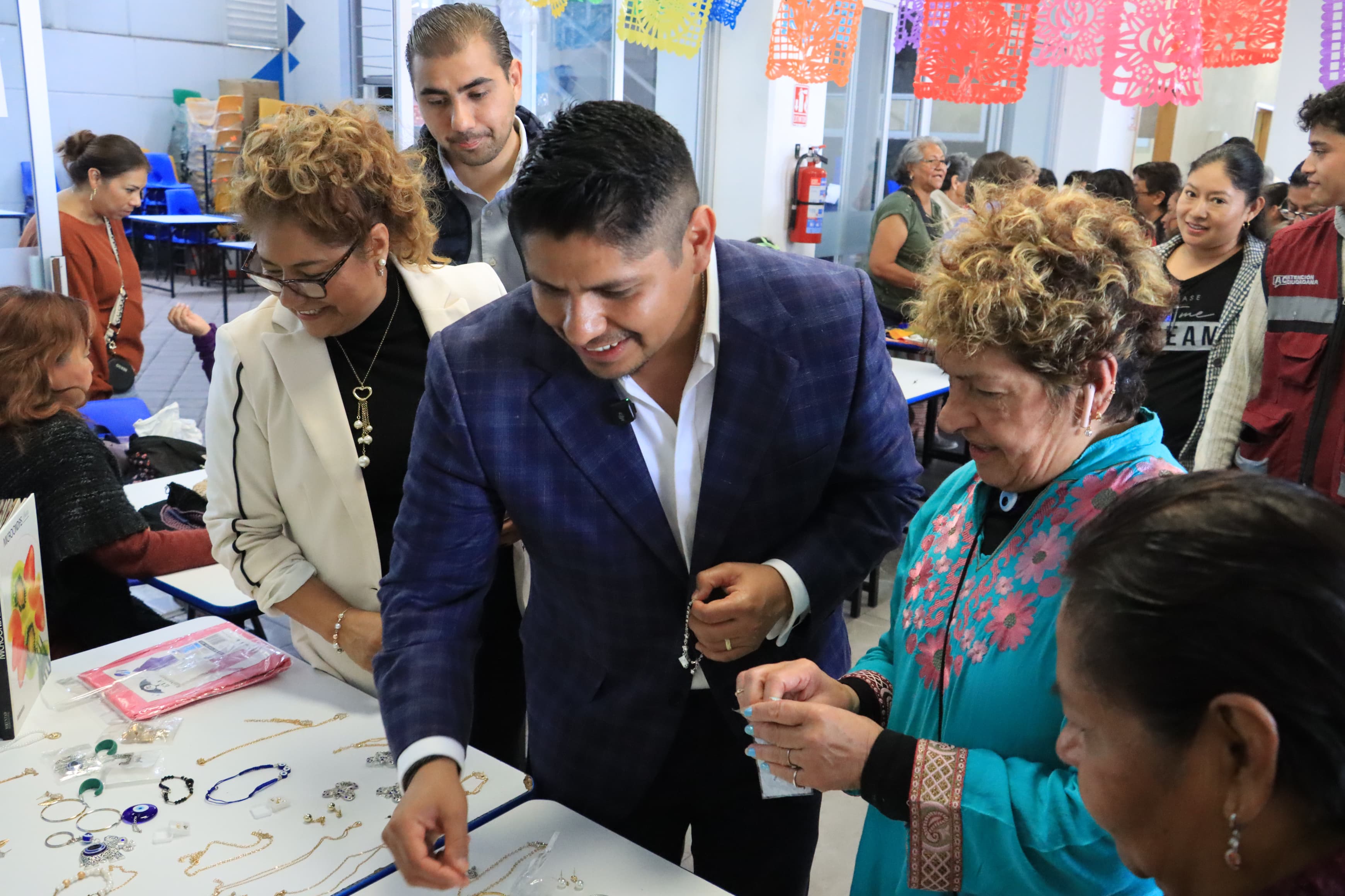 Comunicado oficial  DIF Cuautlancingo impulsa economía de adultos mayores con la iniciativa “Venta de todo un poco”