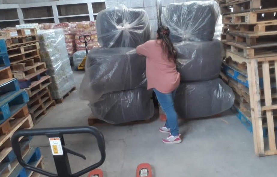 Foto: Cortesía Entregan cobertores a comunidades vulnerables tras lluvias en Puebla
