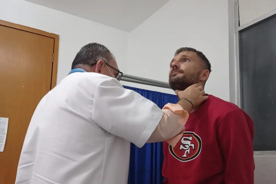 Foto: Cortesía Mircea Gabriel, el “Quita Dolores” rumano, aclara visita al médico: “No sustituyo a los doctores”