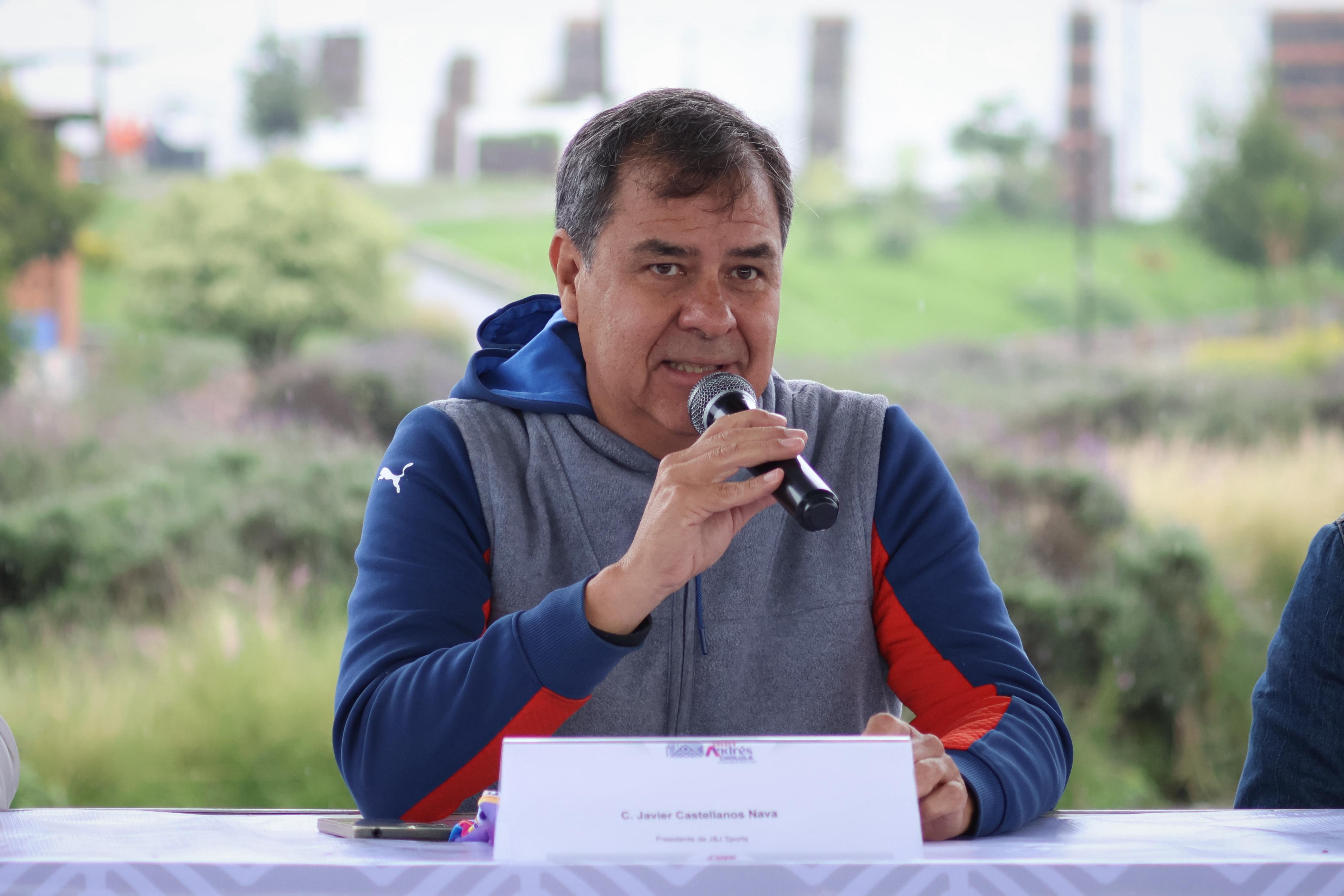 presenta sach playera y medalla 4