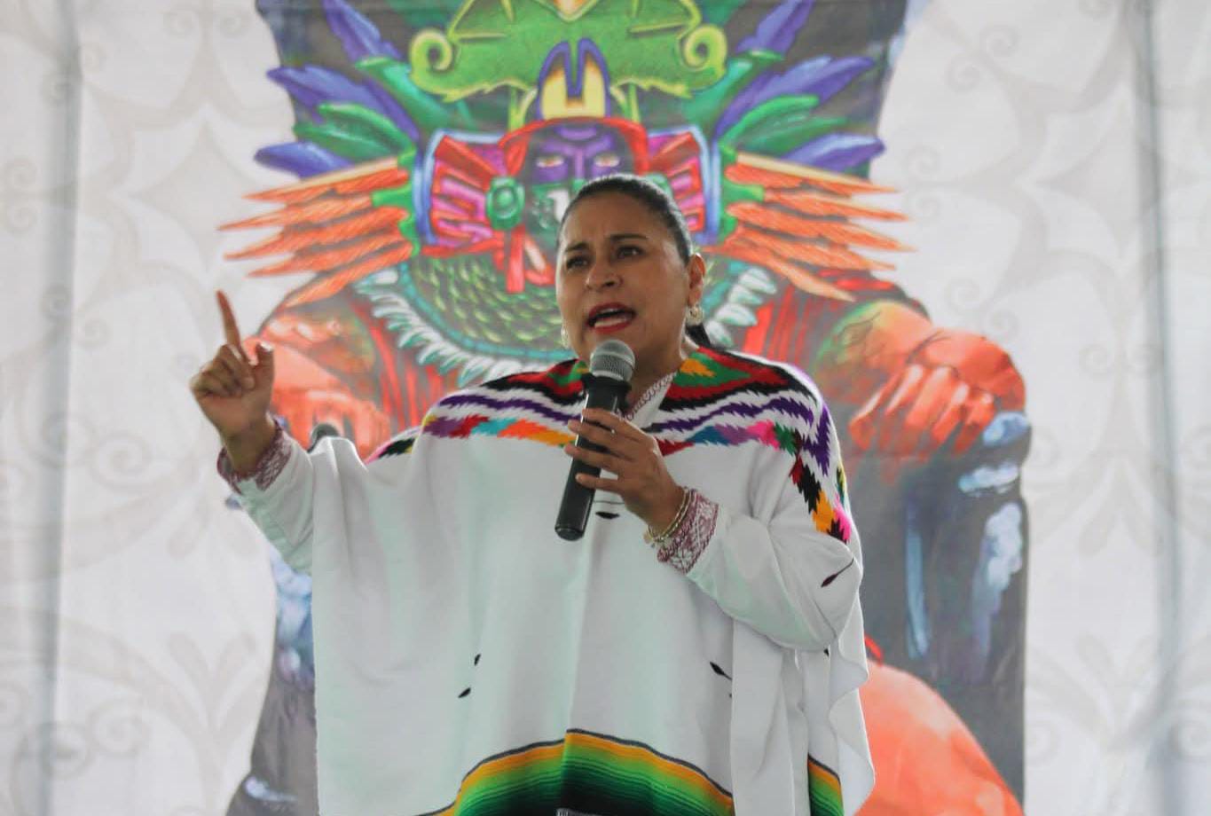 Acusa Ana Lilia piso disparejo rumbo al 2027