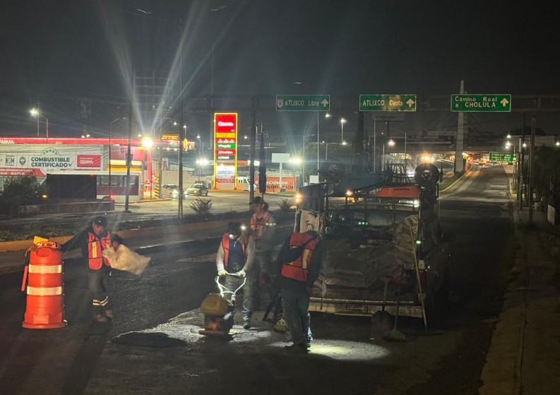 Foto: Cortesía Trabajos de bacheo mejoran la carretera a Atlixco en temporada de lluvias
