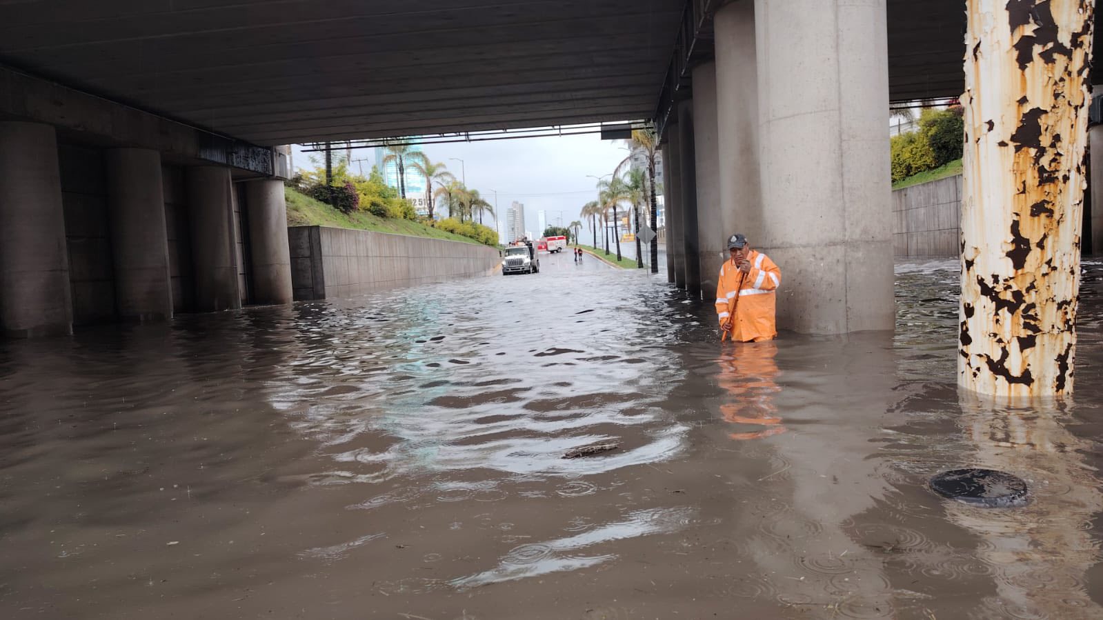 Por: Cortesía Lula Pineda Atienden San Andrés Cholula afectaciones por lluvias en Vía Atlixcáyotl y Bulevar Los Reyes
