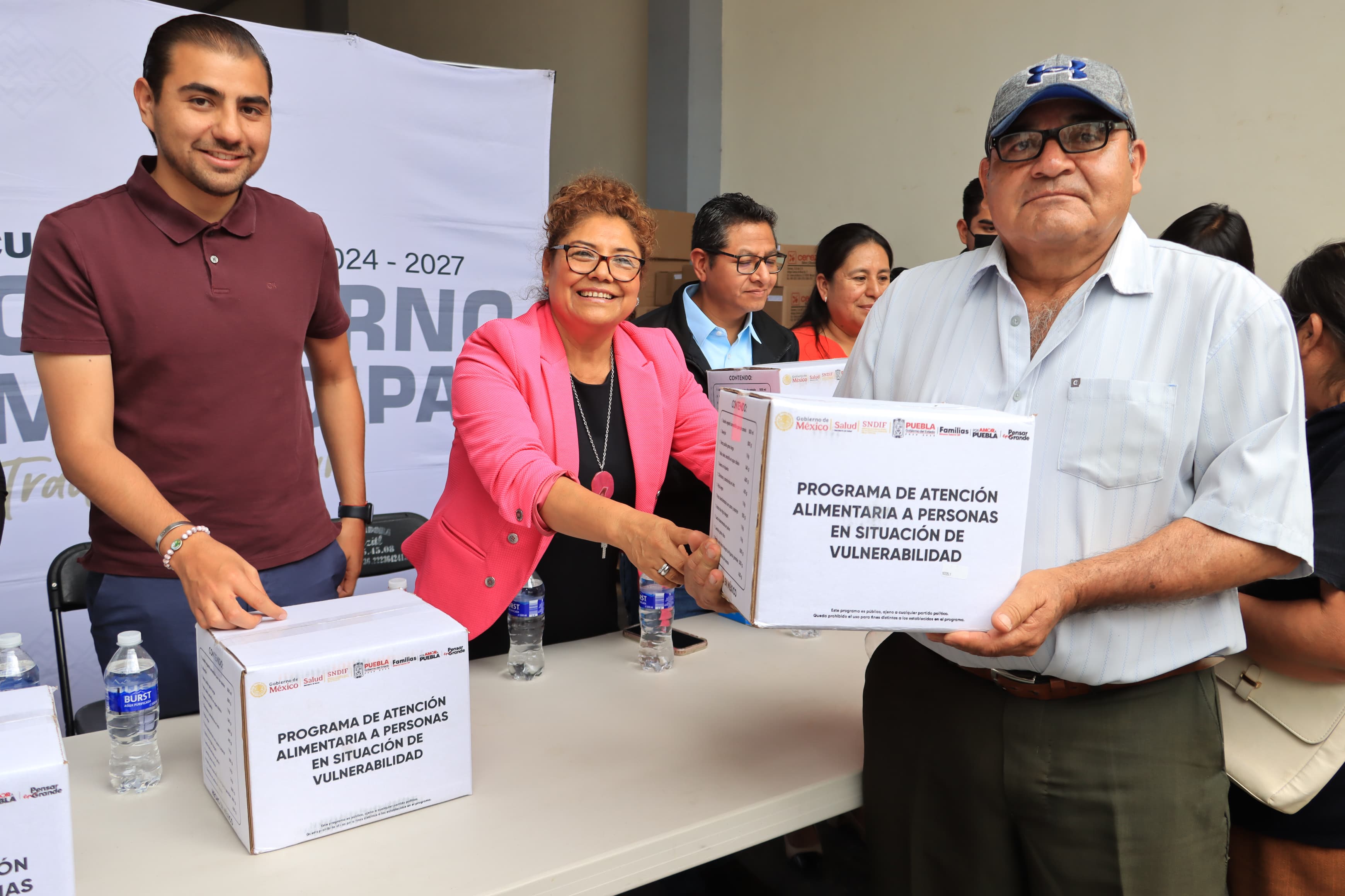 Comunicado oficial Tere Alfaro entrega despensas a adultos mayores de Cuautlancingo
