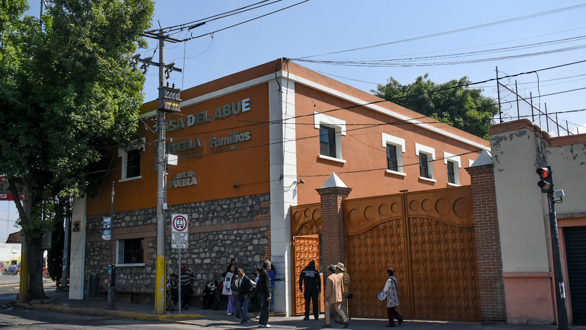 Foto: Cortesía Cabildo de Puebla dona terreno para construir nueva Casa del Abue en Torres de Mayorazgo