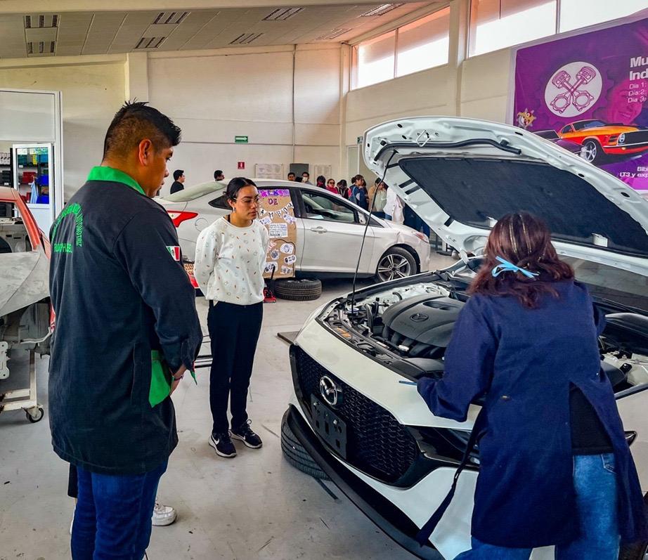 UPTx promueve a mujeres en la industria automotriz con gran jornada