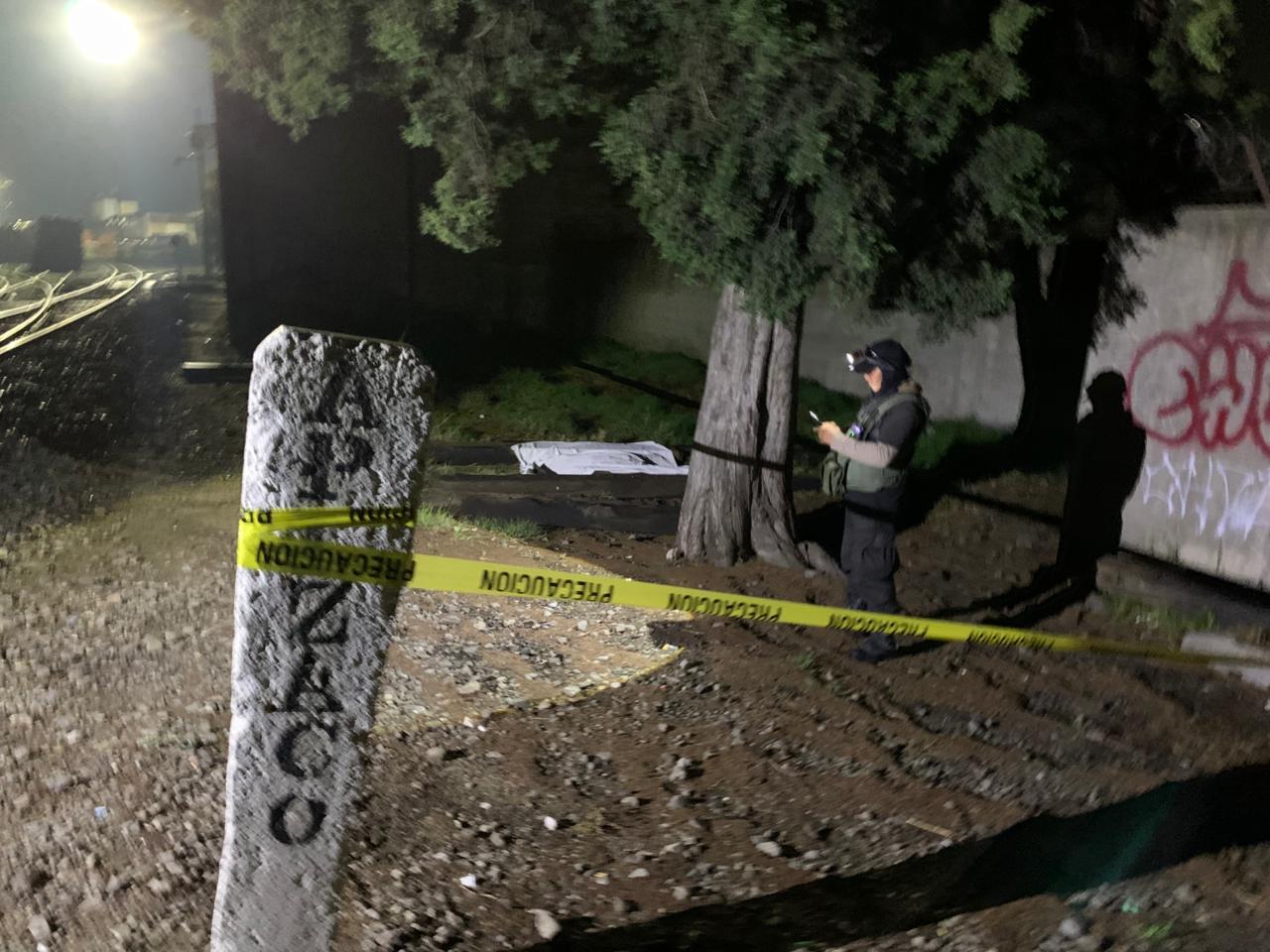 Hombre aparece sin vida junto a las vías del tren en Apizaco; autoridades investigan