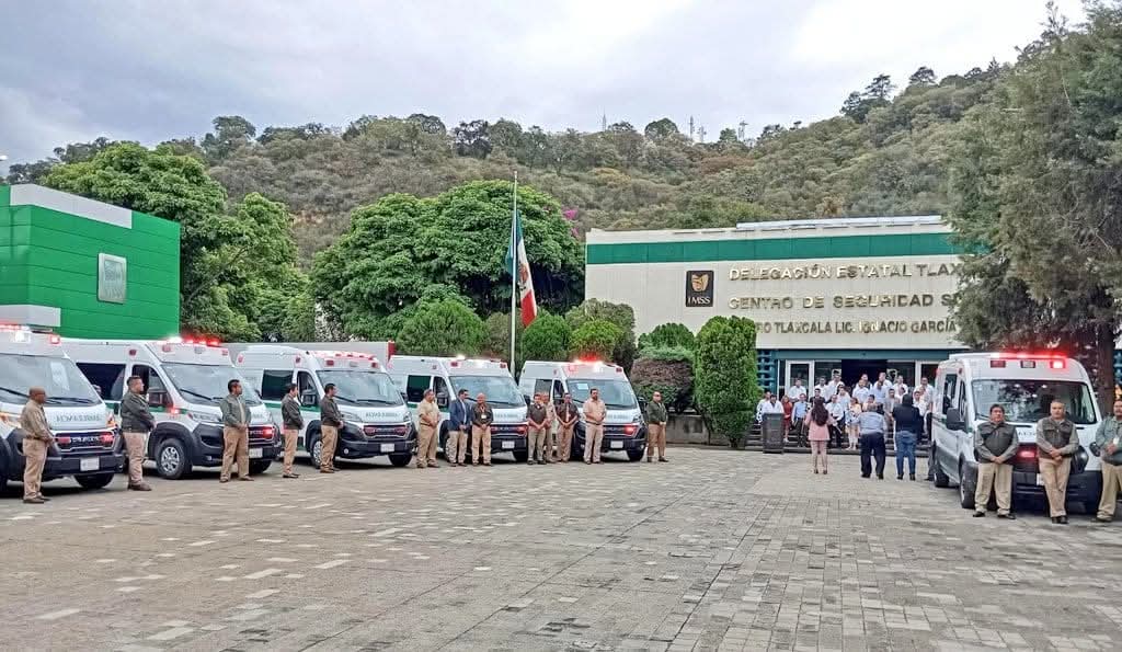 IMSS Tlaxcala refuerza su red de emergencias con 7 nuevas ambulancias