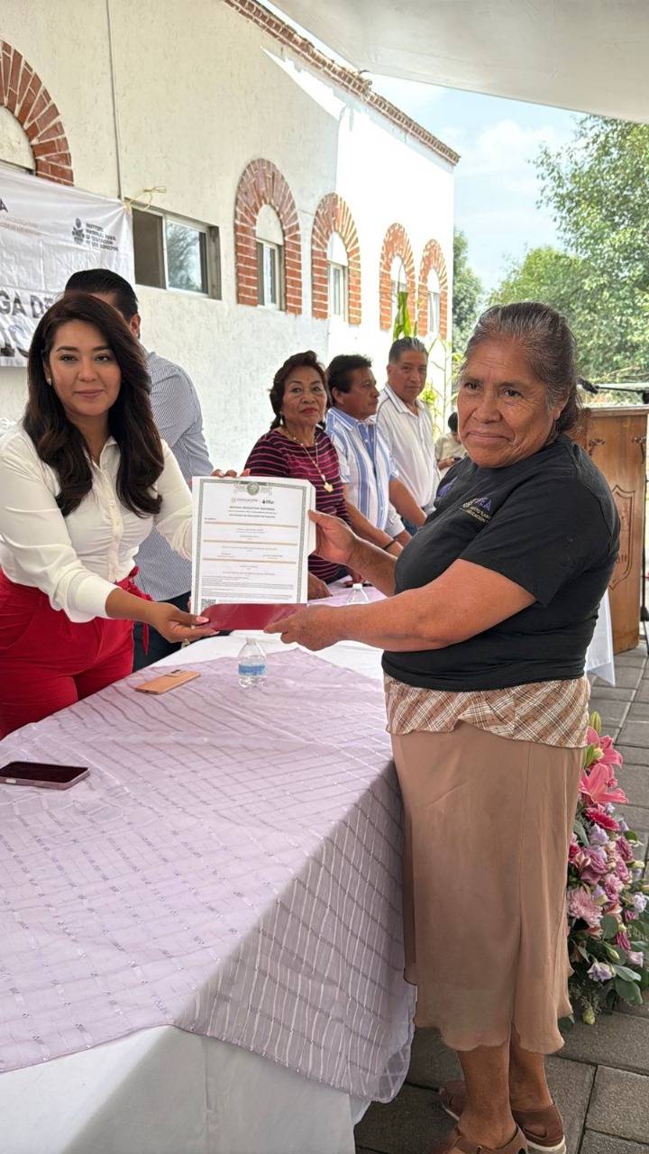 Adultos concluyen su educación básica con apoyo del ITEA en Zacatelco