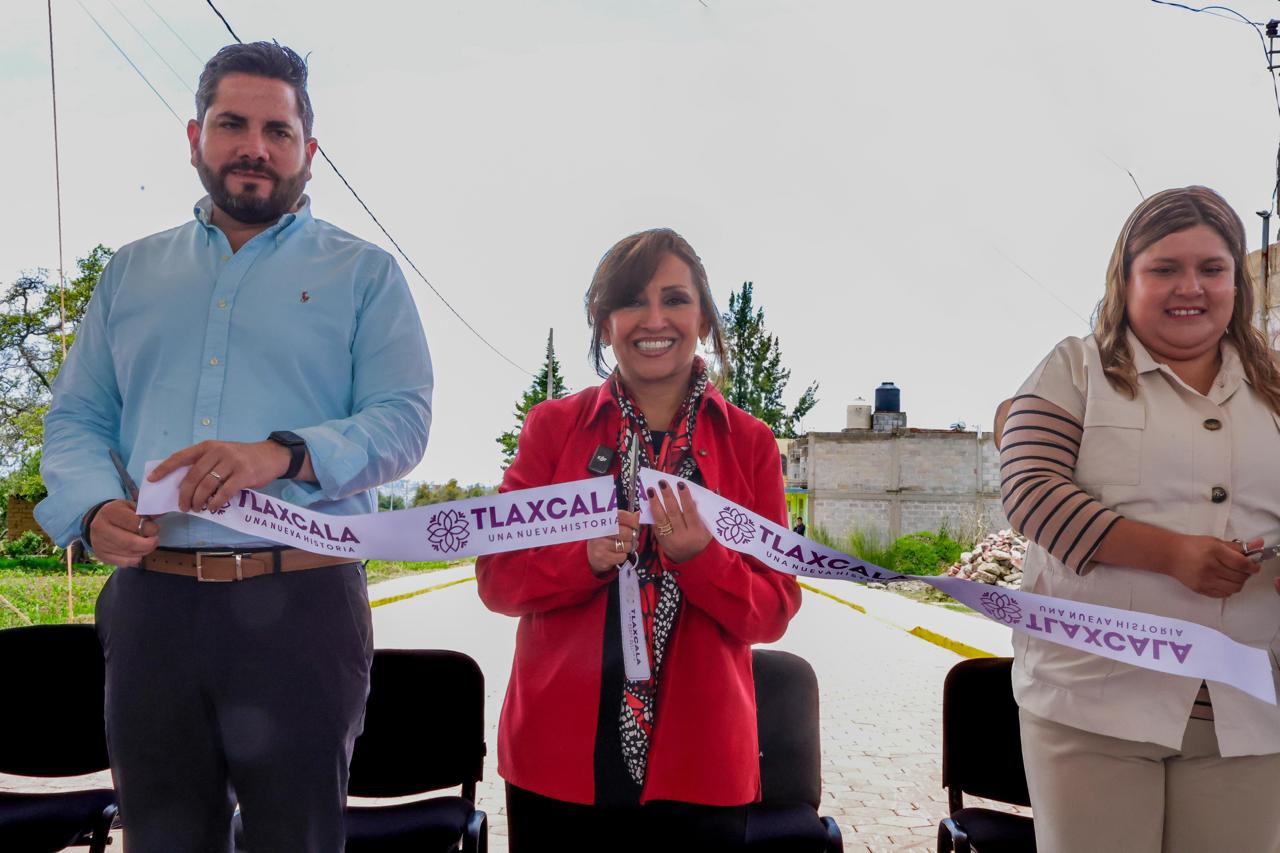 Inaugura Lorena Cuéllar calle adoquinada en Xiloxoxtla con gran impacto