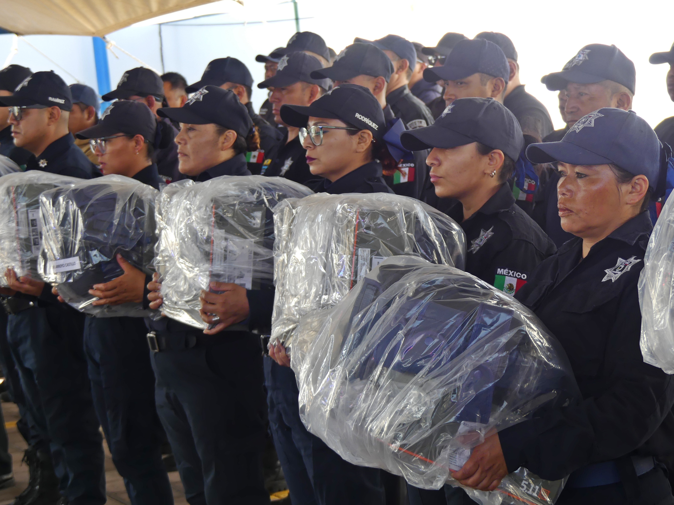 inversion millonaria uniformes policias coronango 2