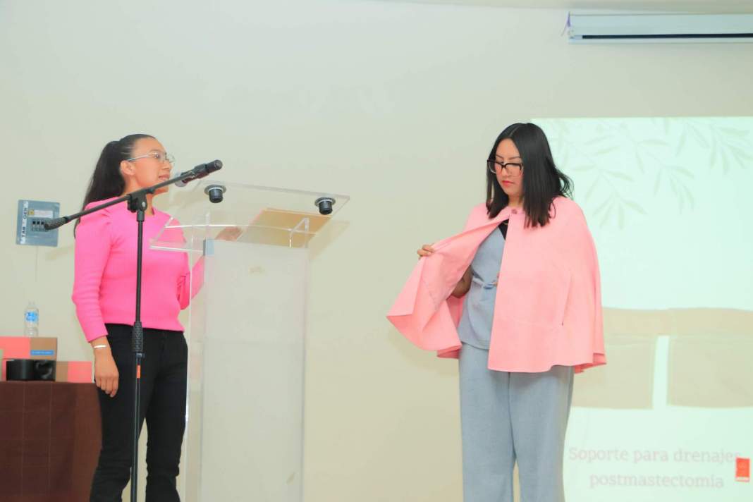 Estudiantes de la UATx diseñan ropa inclusiva para mujeres con mastectomía