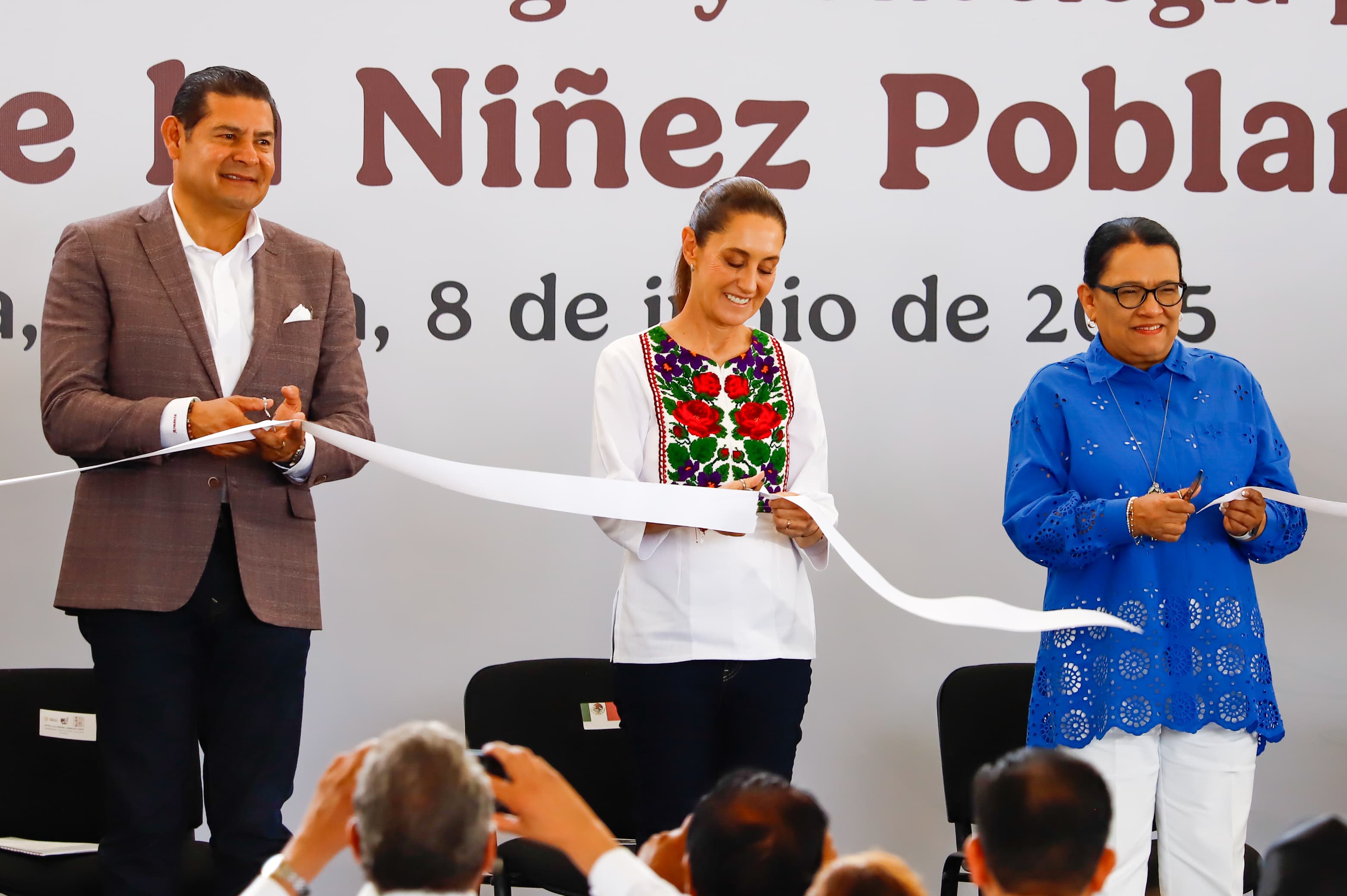 Comunicado oficial "Salud con corazón: Tonantzin Fernández destaca labor de Sheinbaum y Armenta en Puebla"