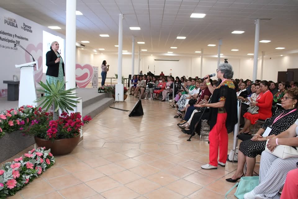 San Pedro Cholula participa en el Encuentro Estatal del Sistema DIF