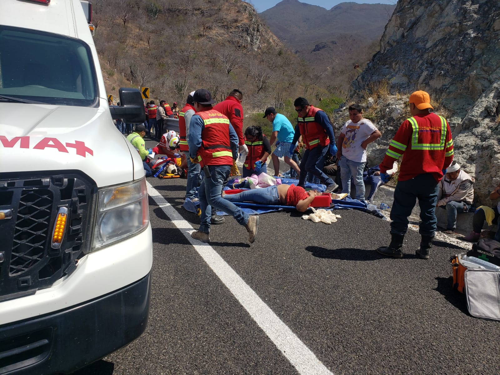 Foto: Cortesía Suman 18 los fallecidos por accidente en Oaxaca tras volcadura de autobús