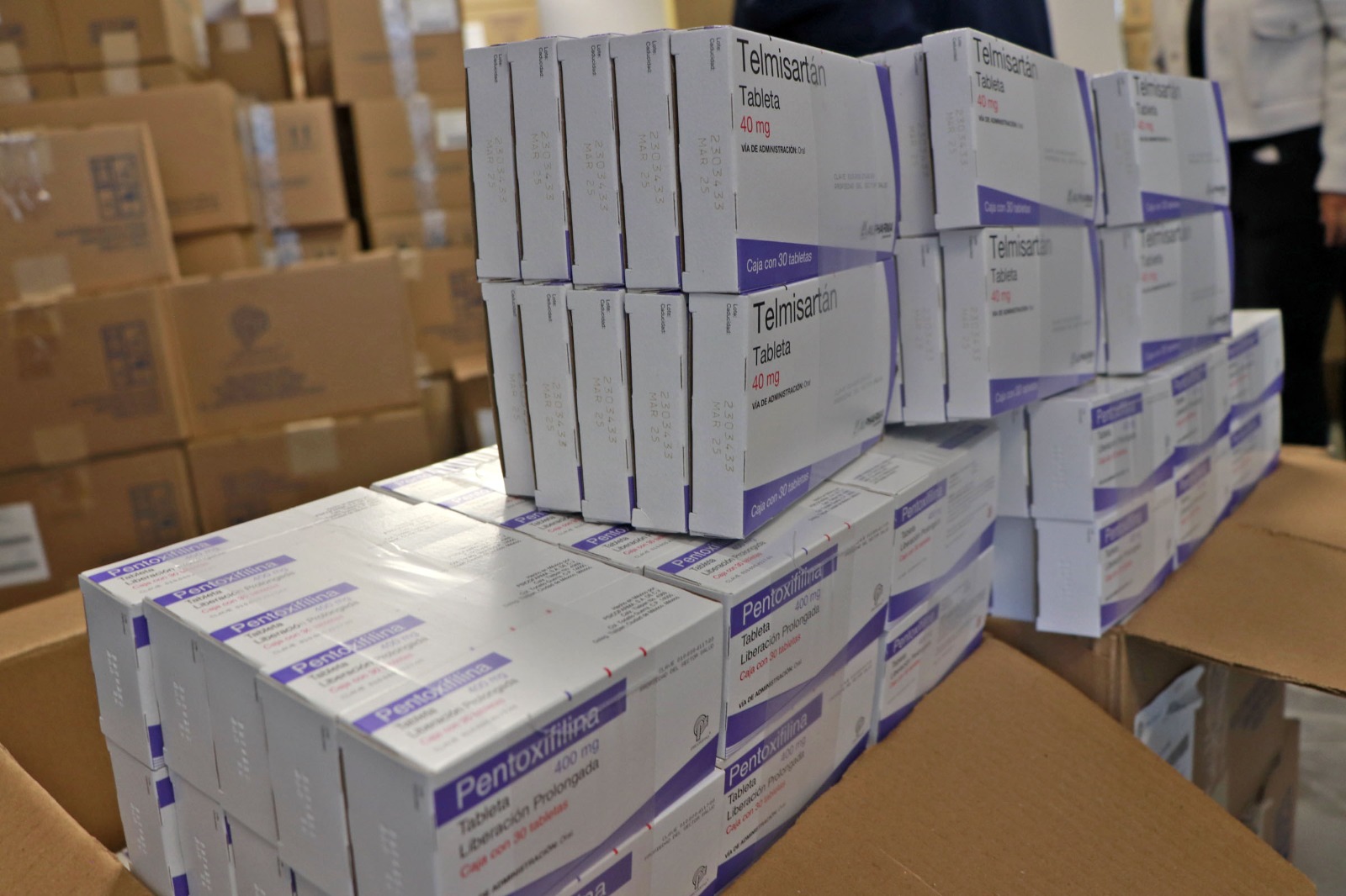 Omar Muñoz y Tere Alfaro refuerzan los servicios de salud del SMDIF 