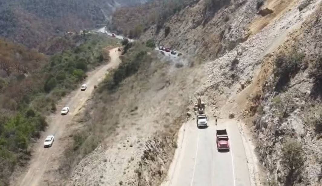 Foto: Cortesía Habilitan paso provisional en la autopista Cuacnopalan-Oaxaca tras derrumbe