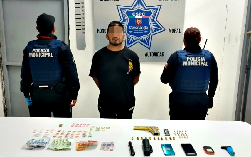 Por: Cortesía Lula Pineda Detienen a hombre armado con sustancias ilegales en Coronango