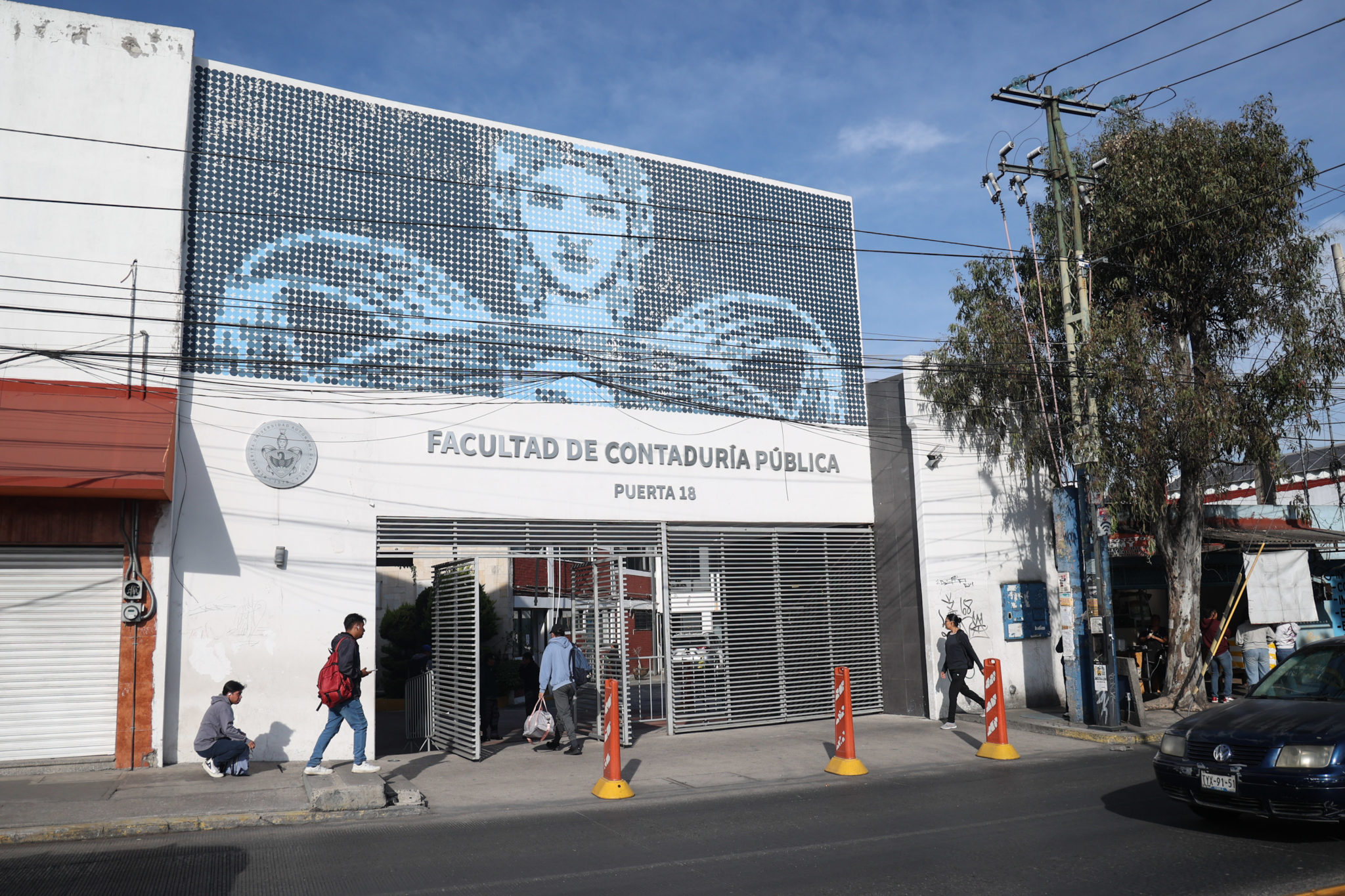 Estudiantes de la BUAP reanudan clases tras casi un mes de paro