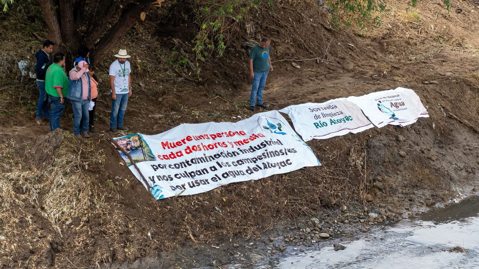 Denuncian acciones “cosméticas” en el Atoyac previo a visita de Claudia Sheinbaum