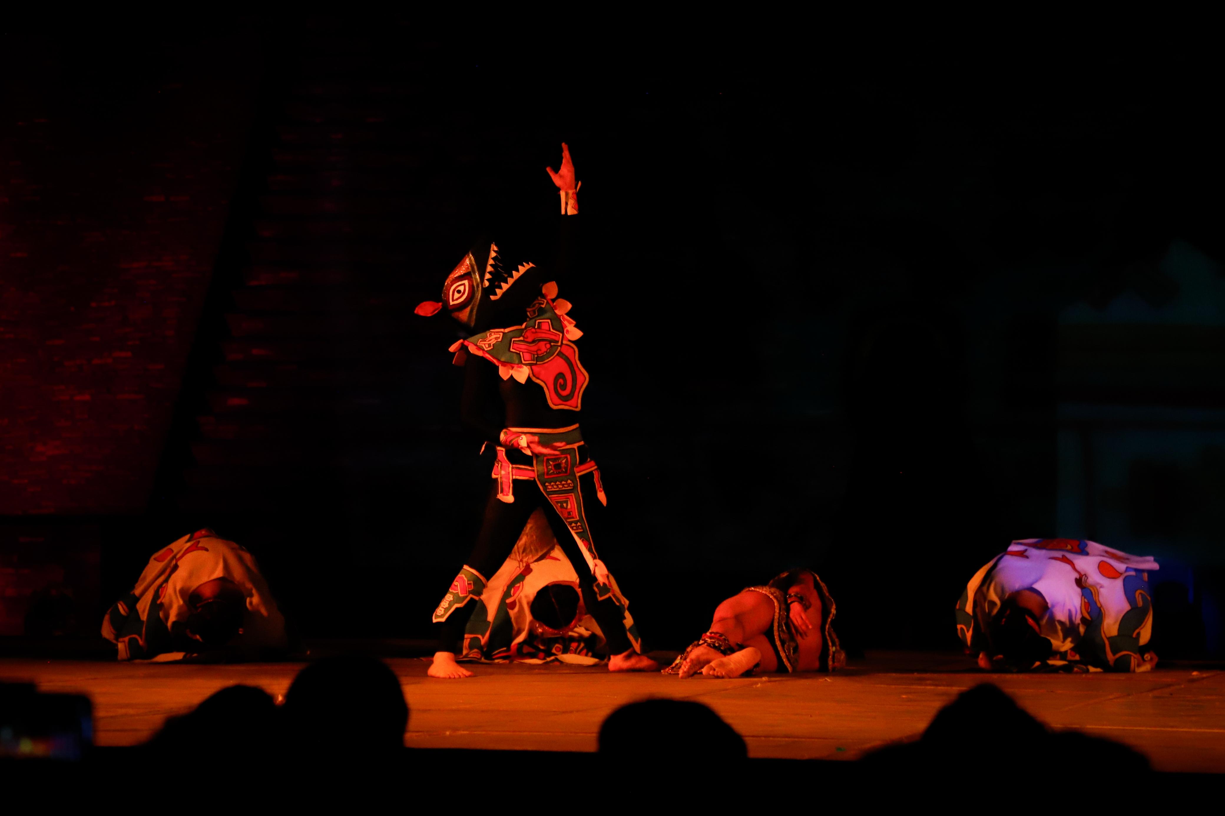 rotundo exito equinoc 2025 sach 6