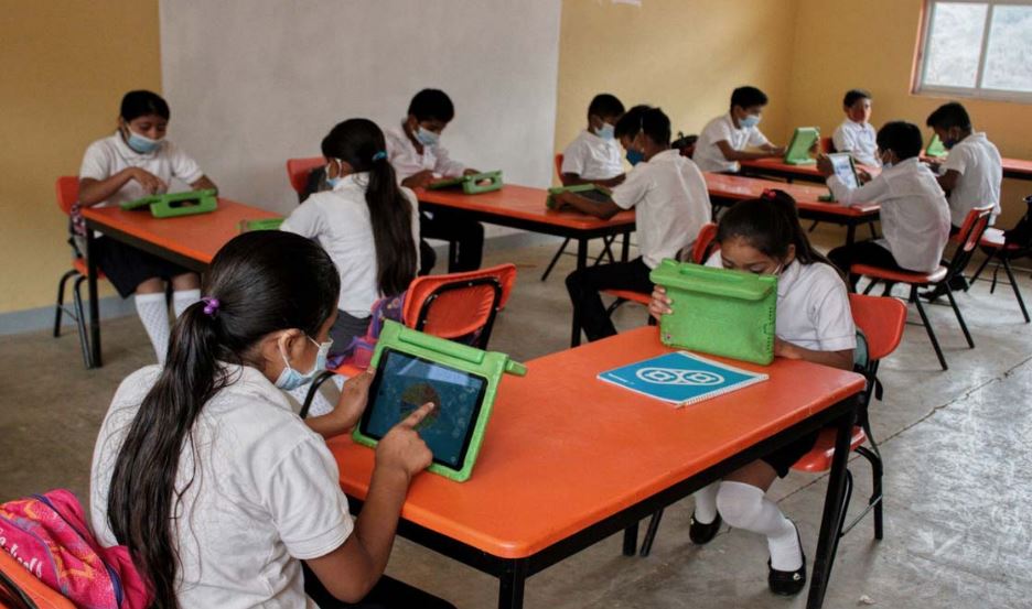 Foto: Cortesía Entrega de boletas de calificaciones de la SEP en marzo