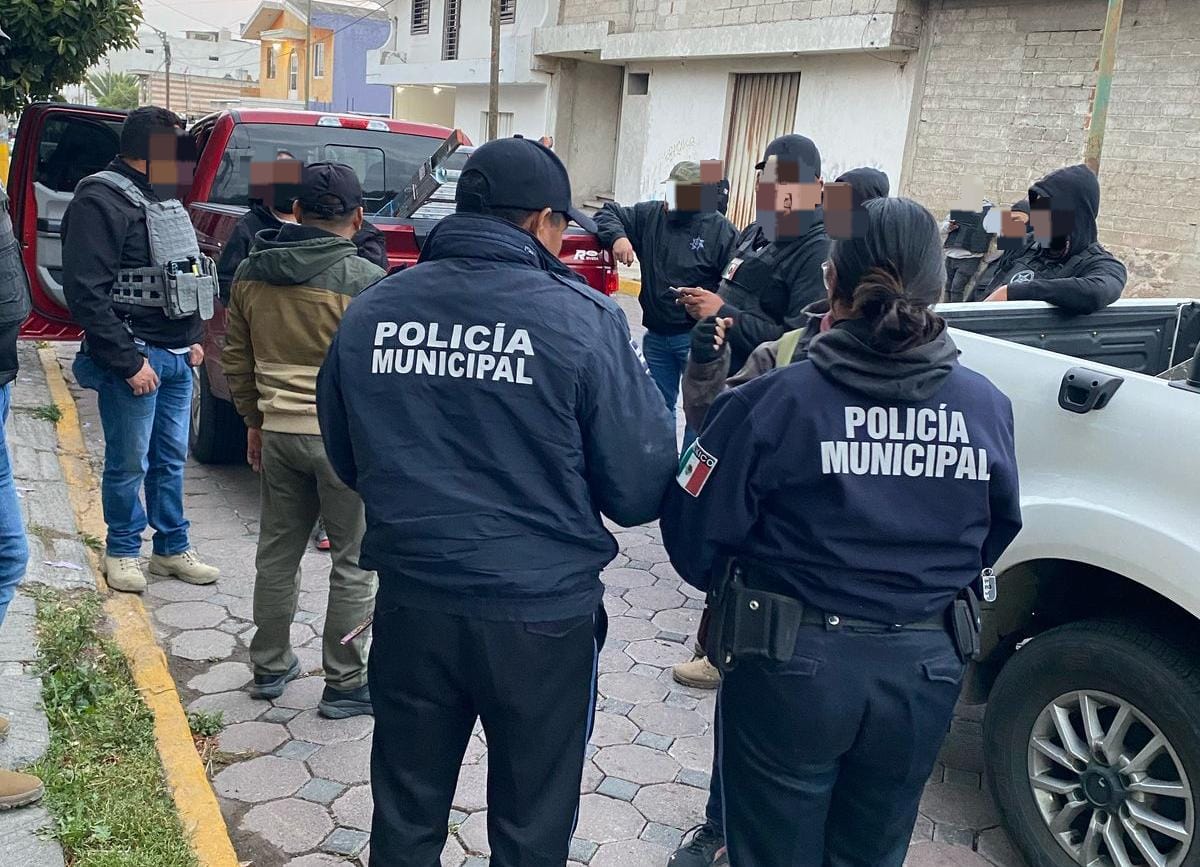Cateo en San Pablo del Monte deja dos mujeres detenidas y decomiso de armas, drogas y dinero