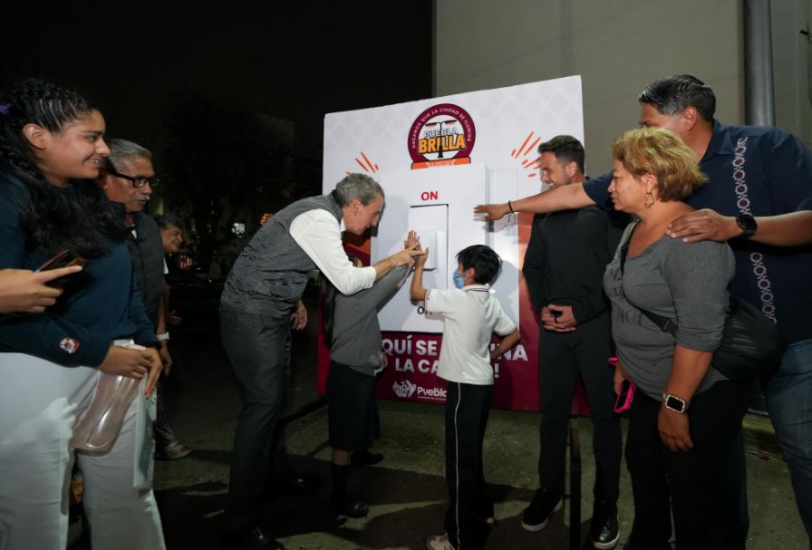 Foto: Cortesía San Pedro estrena alumbrado LED con el programa Puebla Brilla