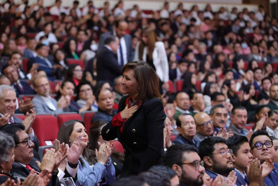 Foto: Cortesía Educación e inclusión: Lorena Cuéllar en el informe del rector de la UATx