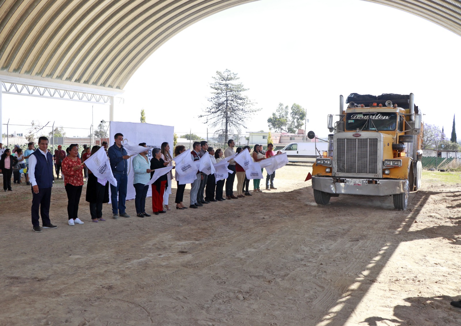 Comunicado oficial Entrega Omar Muñoz arco techo en el preescolar Aquiles Serdán