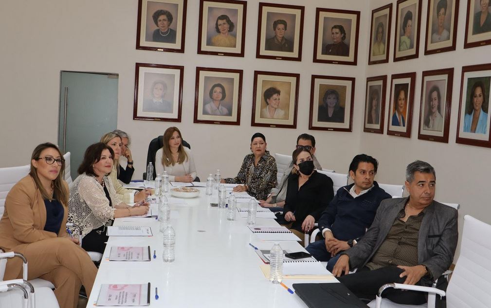 Foto: Cortesía Ceci Arellano lidera reunión del SEDIF para fortalecer la asistencia social