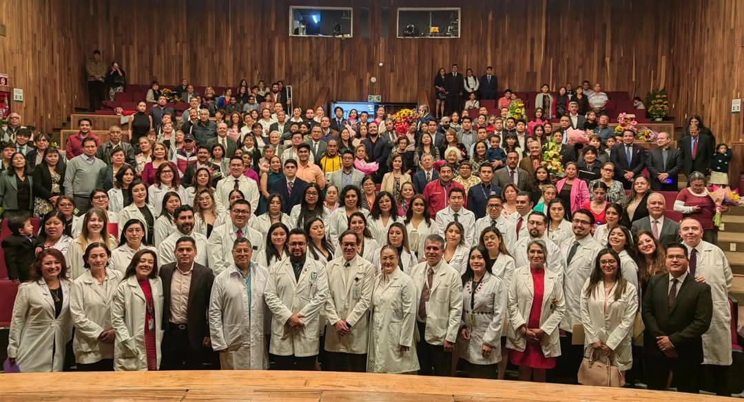 Foto: Cortesía IMSS Tlaxcala celebra la graduación de médicas y médicos residentes