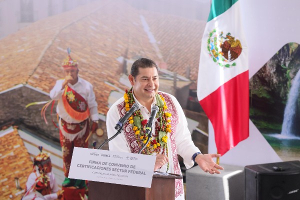 Foto: Cortesía Gobierno de Puebla comprará 500 vehículos a Volkswagen para impulsar el consumo local