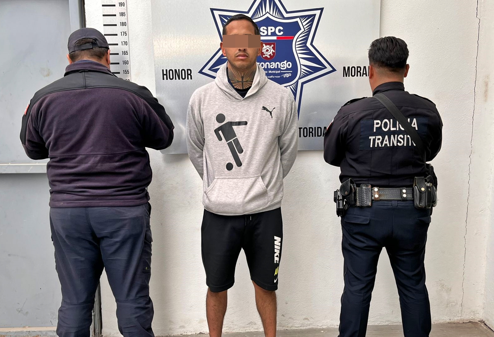 Detienen a sujeto con vehículo robado en San Francisco Ocotlán