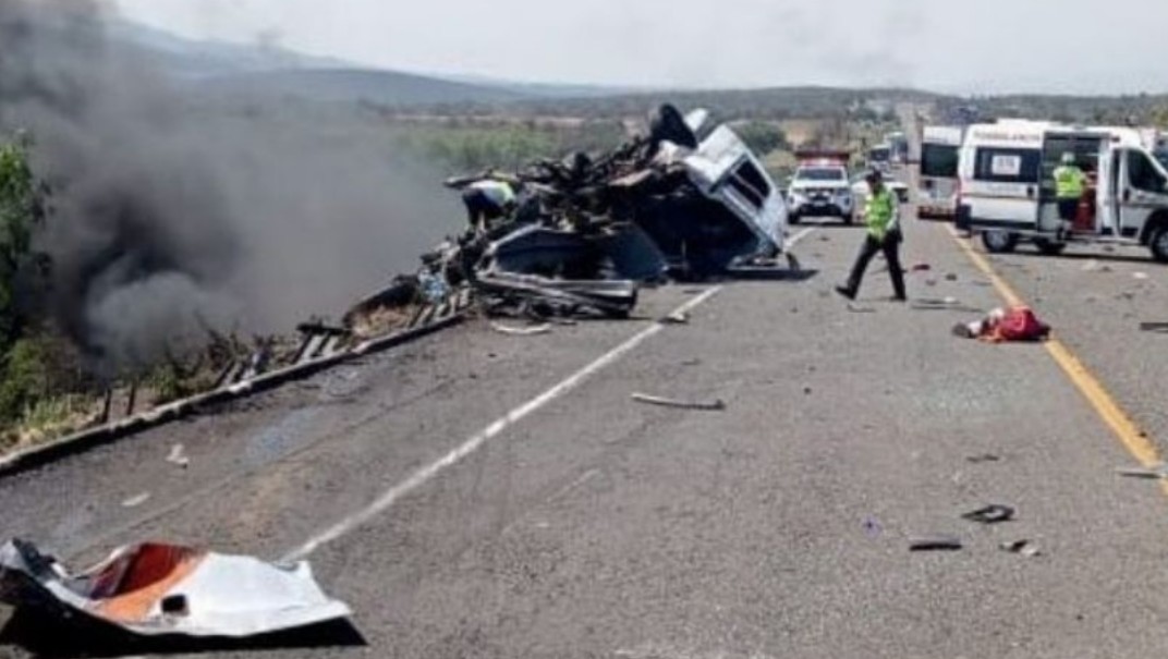 Foto: Cortesía Fatal accidente en la autopista Cuacnopalan-Oaxaca deja 19 muertos