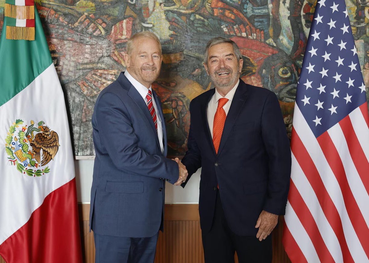 Foto: Cortesía Juan Ramón de la Fuente y embajador de EE. UU. inician relación bilateral con diálogo abierto
