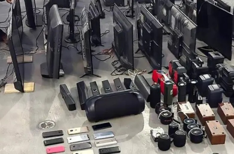 Cateo en penal de Cholula deja decomiso de más de 150 objetos prohibidos