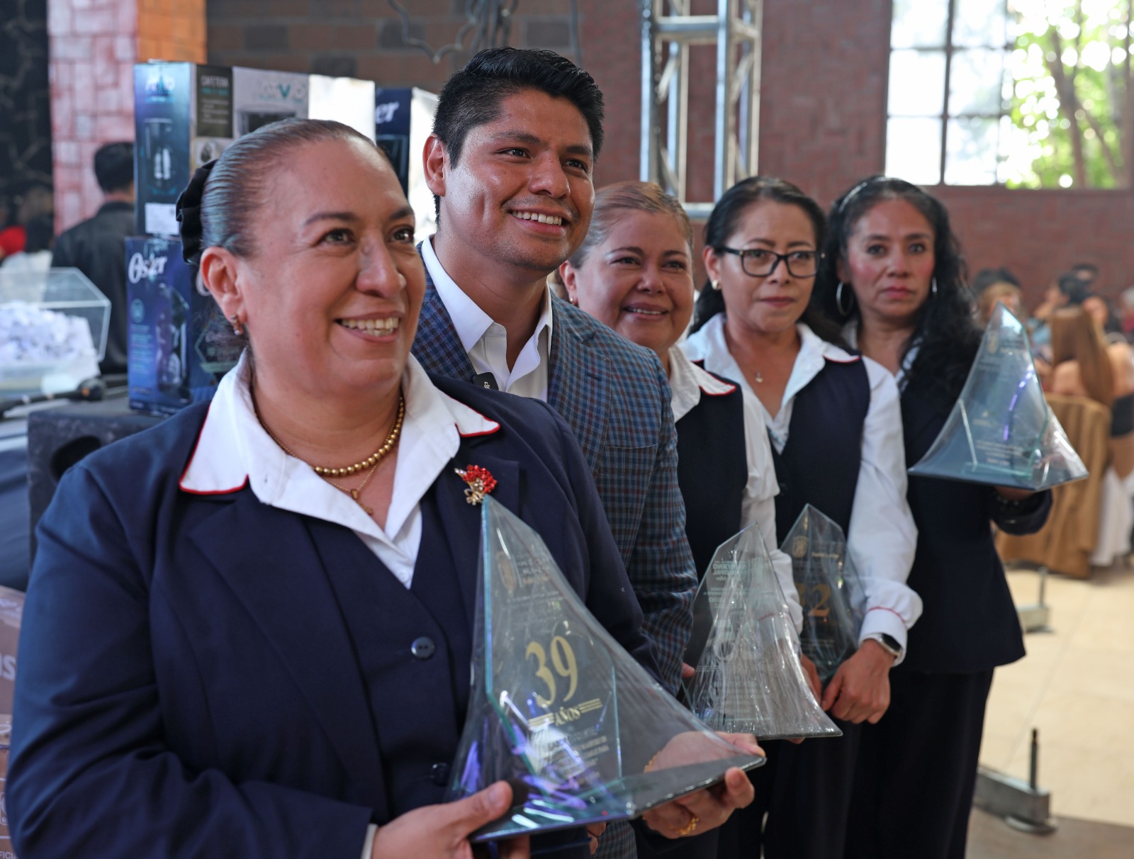 Comunicado oficial Reconoce Omar Muñoz labor docente como constructora del presente y futuro de la comunidad