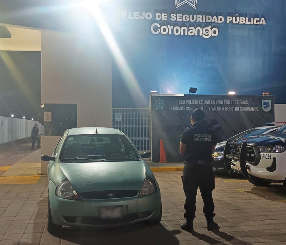 Por: Cortesía Lula Pineda Detienen a mujer con vehículo robado en la Av. Pensador Mexicano