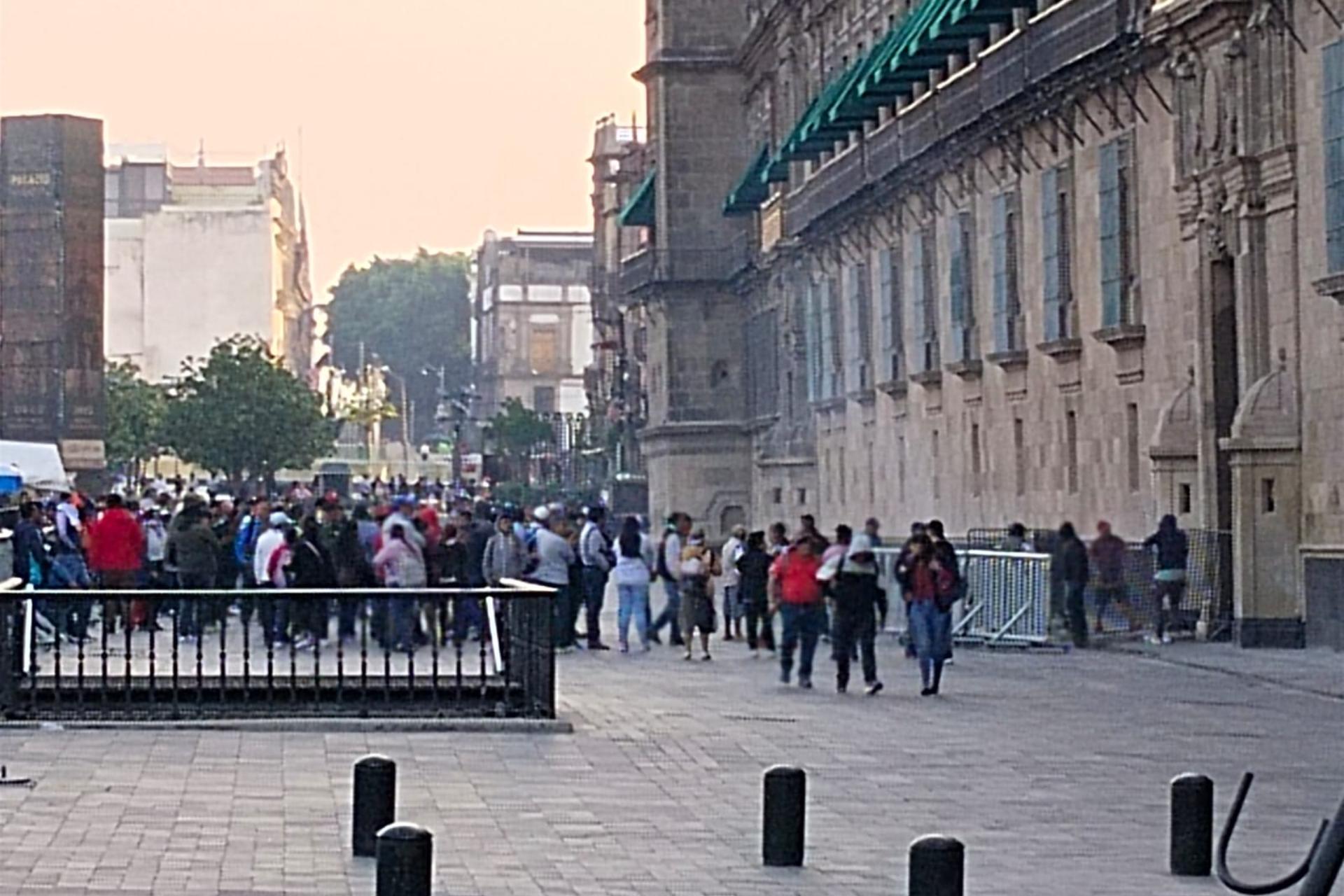 Foto: Cortesía CNTE bloquea Palacio Nacional; Sheinbaum responde: "Hay diálogo abierto"