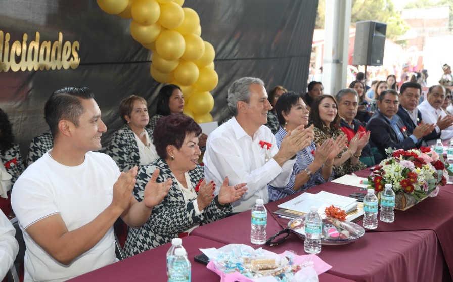 Foto: Cortesía Celebran legado de 60 años de enseñanza de la maestra Yolanda Ramos