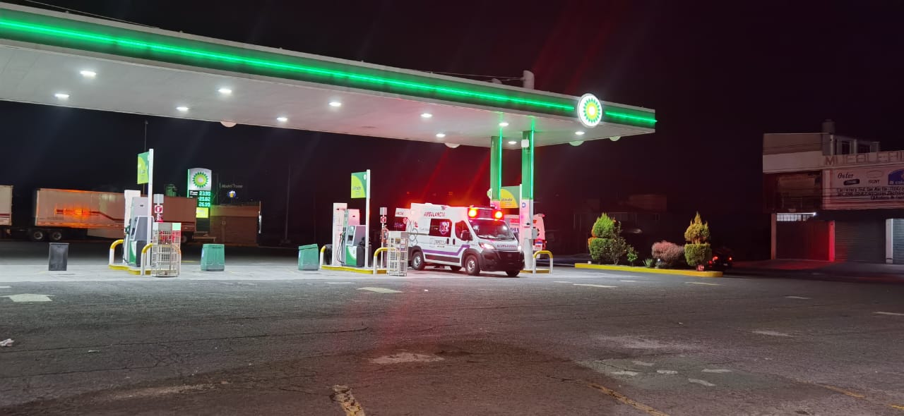 Sujetos armados asaltan estación de gasolina en Villa Alta; hay un lesionado