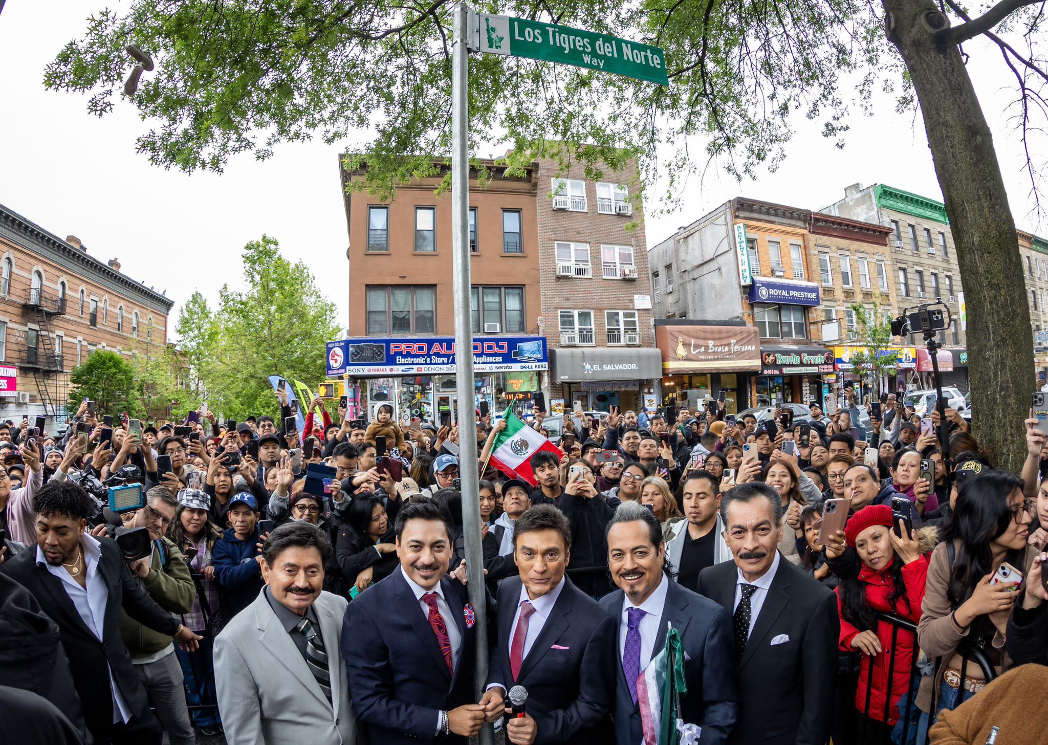 Foto: Cortesía Los Tigres del Norte ya tienen su propia calle en Nueva York